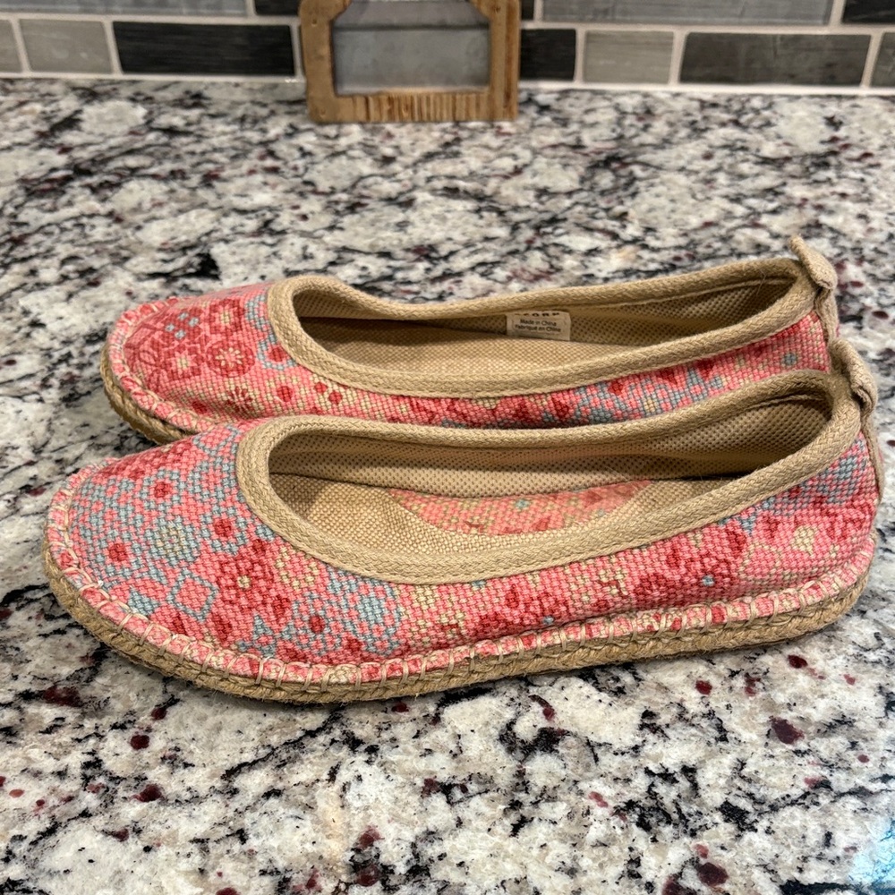 Acorn Coral and Beige Espadrilles